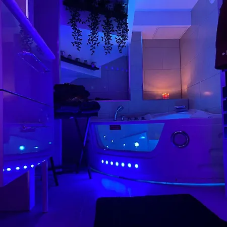Apartment # Le 7 # Nuitee Torride, Balneo, Tantra Centre *
