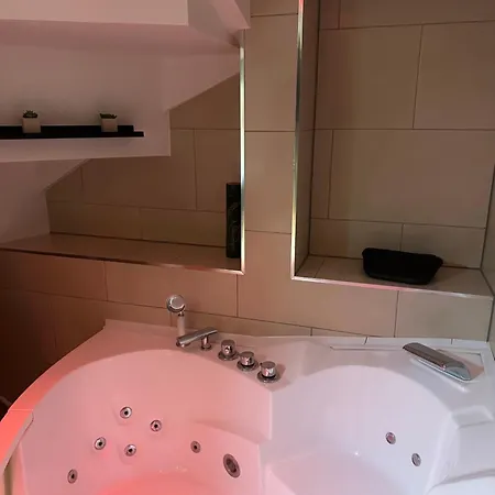 # Le 7 # Nuitee Torride, Balneo, Tantra Centre