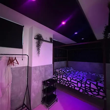 # Le 7 # Nuitee Torride, Balneo, Tantra Centre Apartment *